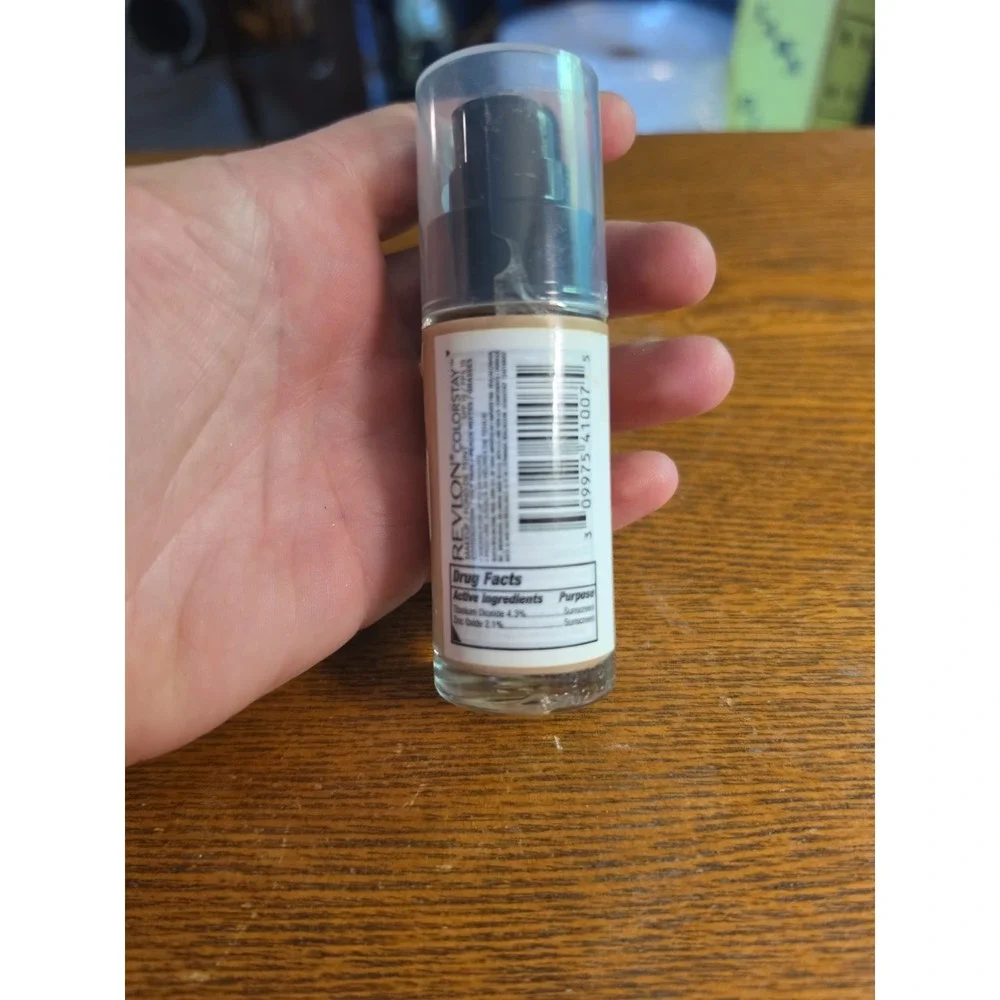 Revlon ColorStay Matte Finish Makeup Combination/Oily Skin #250 Fresh Beige